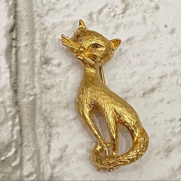 Vintage MONET Brushed Gold Tone Kitty Cat Brooch - Picture 8 of 10